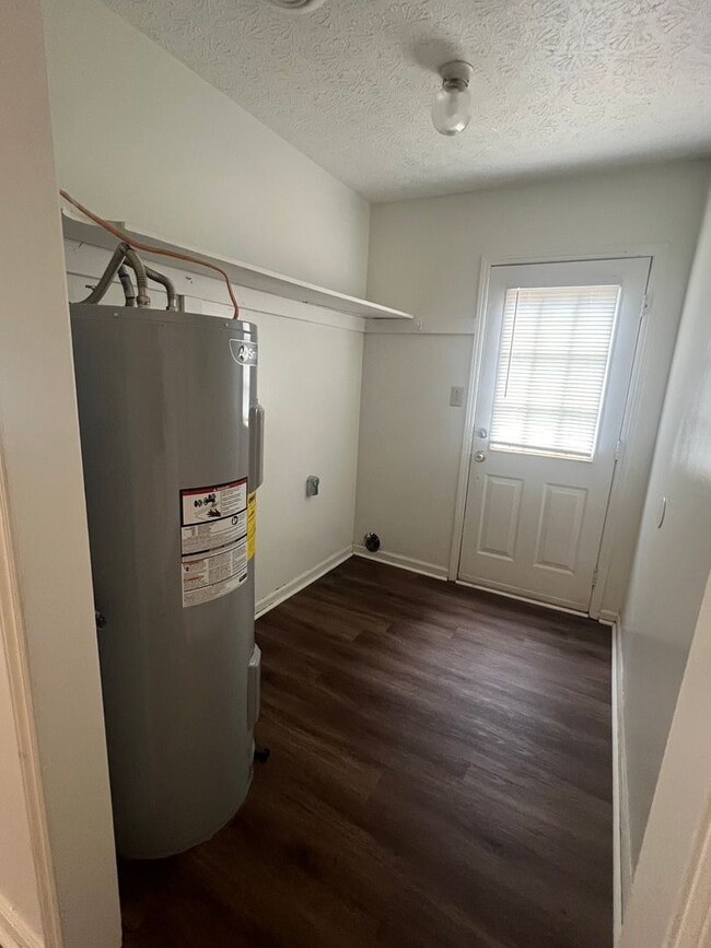 Building Photo - Two bedroom duplex on Eastside