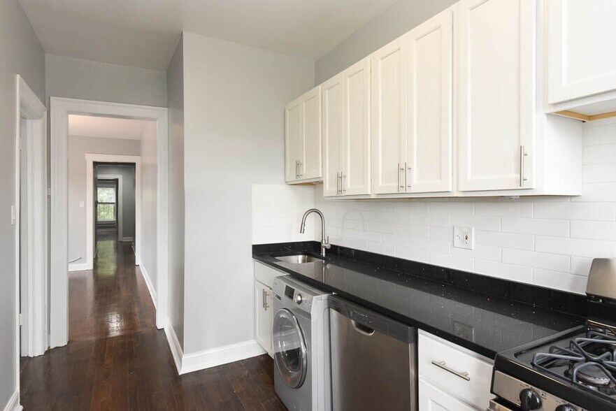 Building Photo - 943 Judson Ave