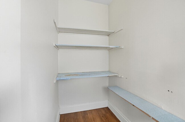 Building Photo - Emming Duplex