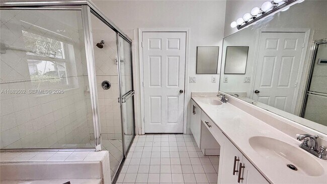 Building Photo - 13843 SW 31st St