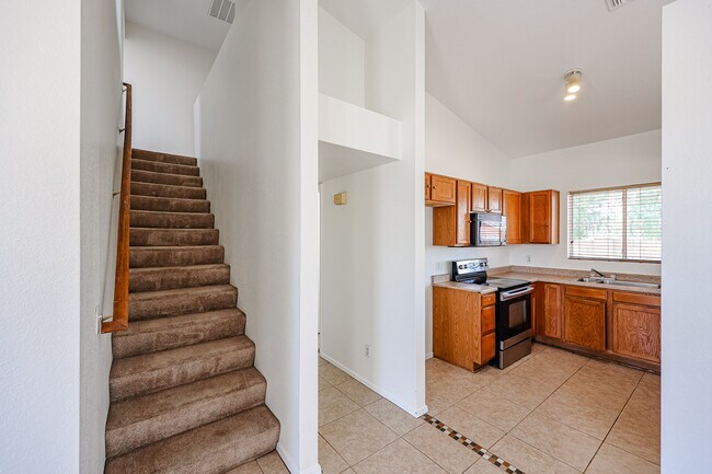 Building Photo - 1850 N 84th Ln