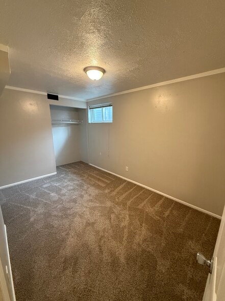 Building Photo - 7928 S DA VINCI DR