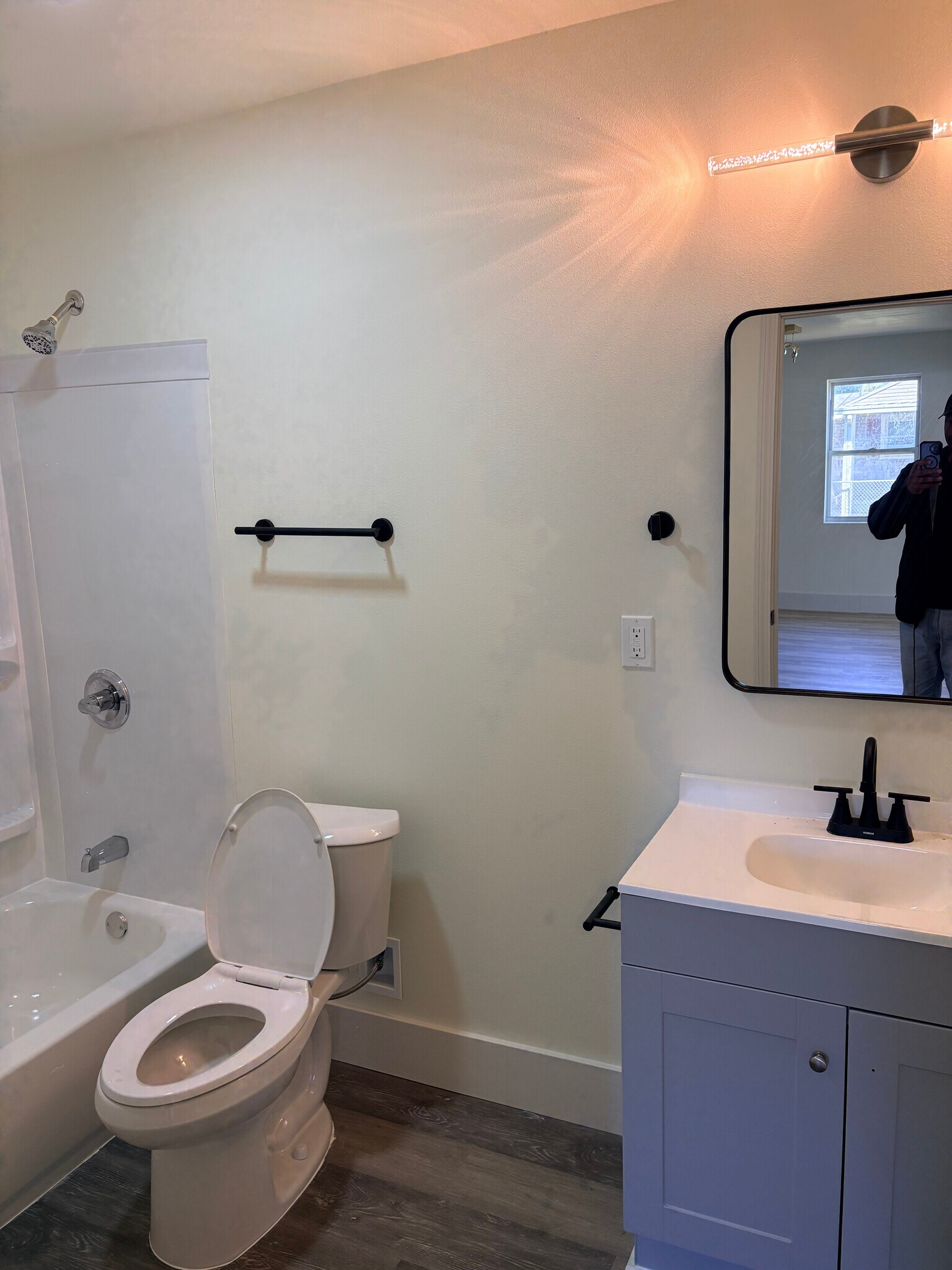 Building Photo - 1200 Southlawn Blvd