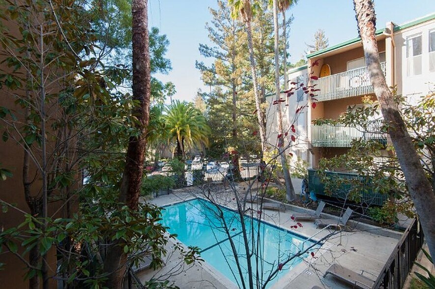 Building Photo - 185 Sierra Dr