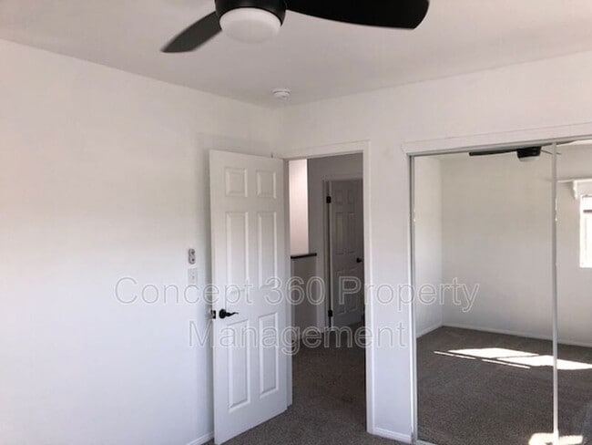 Building Photo - 4517 E Lavante St