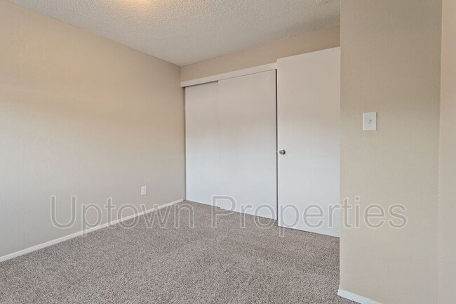 Building Photo - 8315 SE 17th Ave