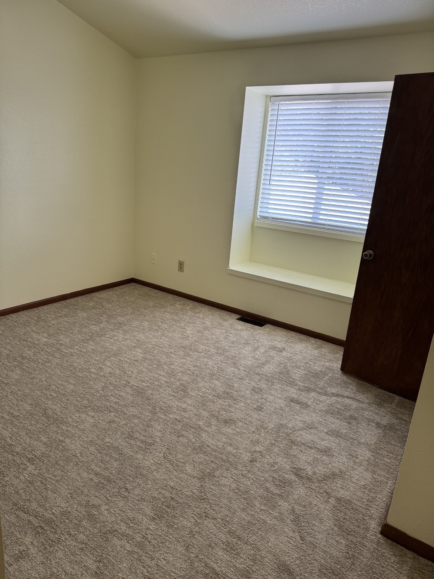 Guest Bedroom - 6734 Yarrow St