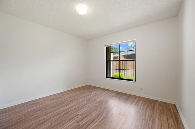 Building Photo - 13511 Jonquil Pl