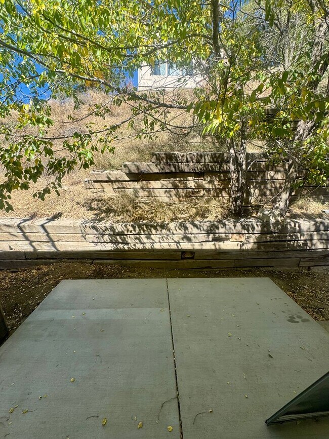 Building Photo - Manitou - CP