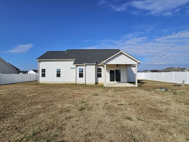 Building Photo - 202 Mutton Dr