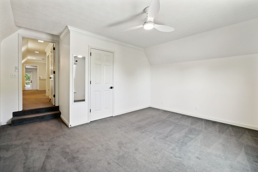 Building Photo - 316 McCoin Dr
