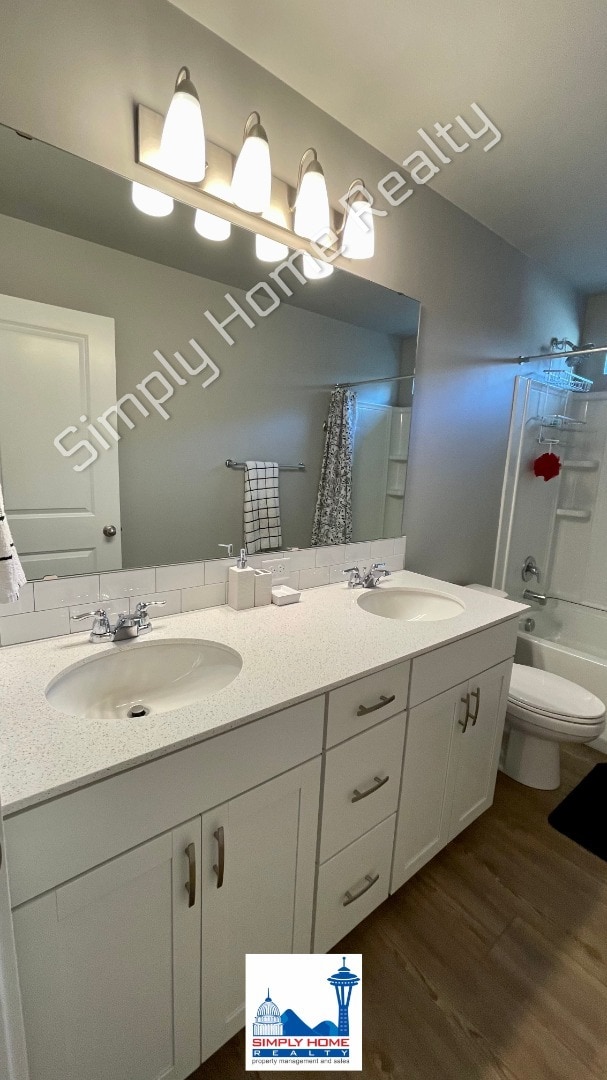 Building Photo - Step into the luxurious comfort of your dream home!