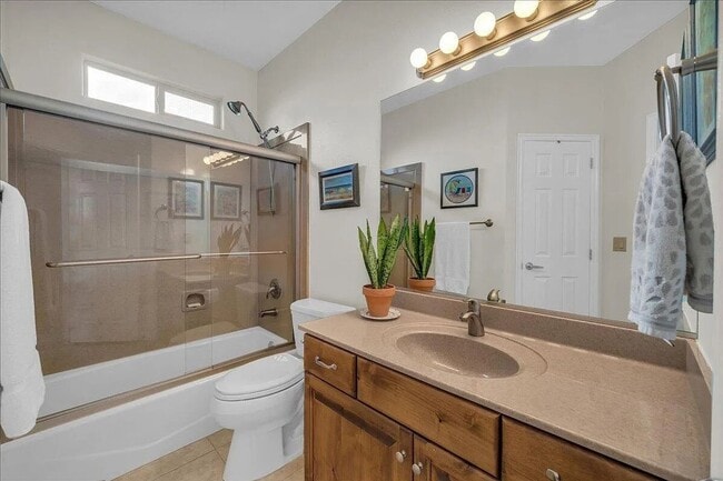 Building Photo - Single Level 3 Bedroom Home with Red Rock ...