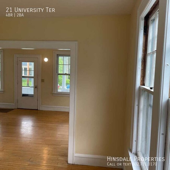 Building Photo - 21 University Terrace
