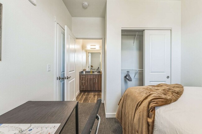 Building Photo - 305 E Front St