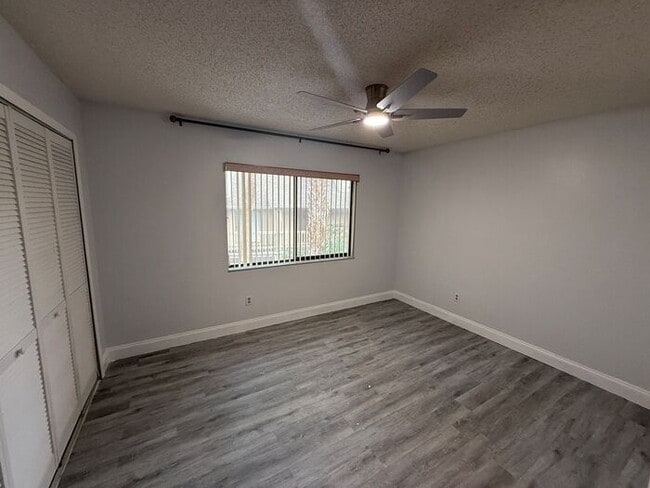 Building Photo - Gorgeous, Completely Remodeled 2/2.5 Condo in Sandlewood Creek- Winter Park!