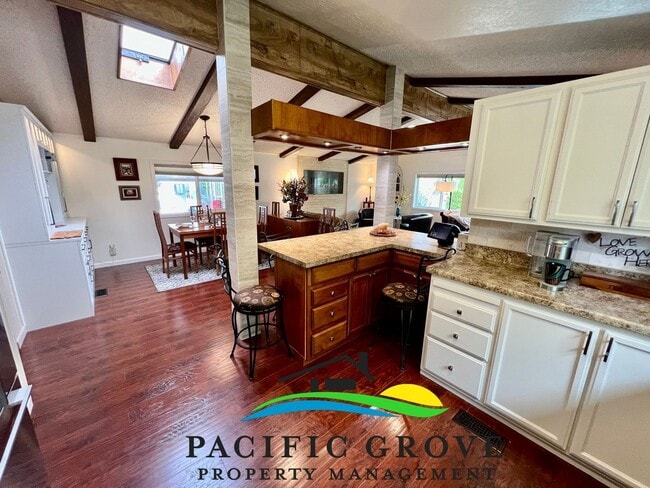 Building Photo - Lovely 2 bed 2 bath for Pro Am Available February 01, 2026!!