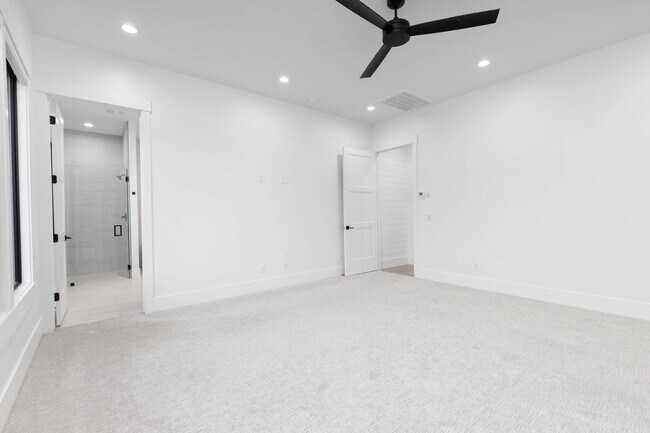 Building Photo - Gorgeous single story with RV Garage in Majestic Fields