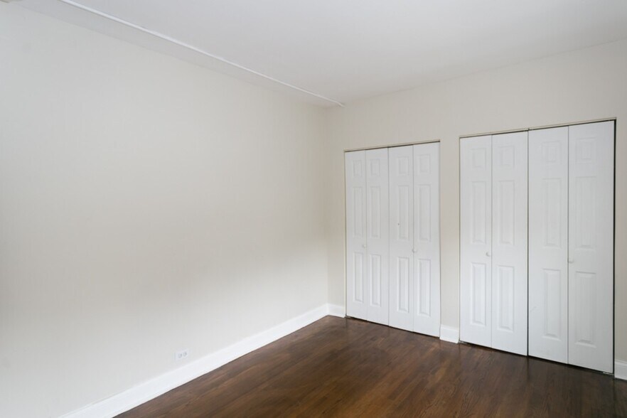 Building Photo - 918 Green Bay