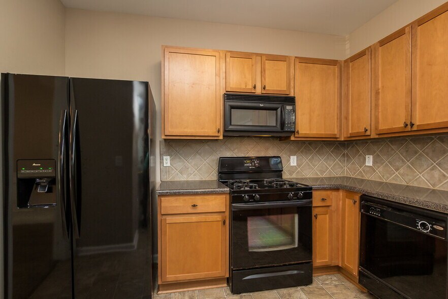 Building Photo - 417 Little River Rd