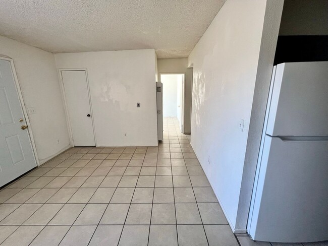 Building Photo - 73433 Sun Valley Dr