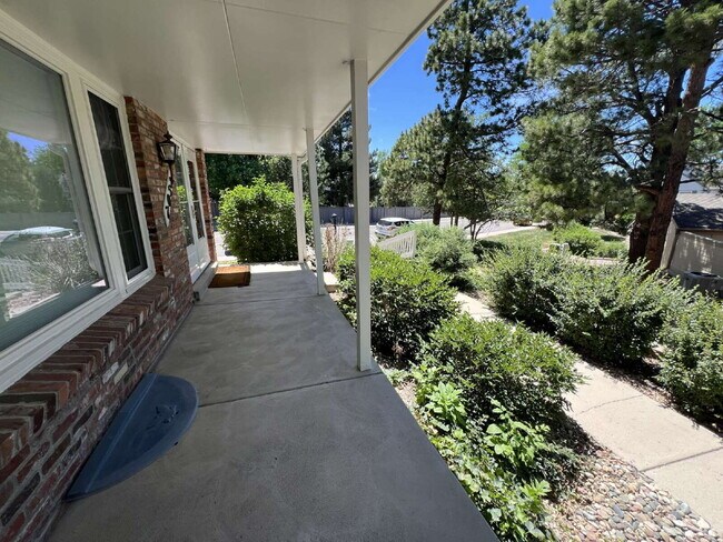 Building Photo - 7052 E Briarwood Dr