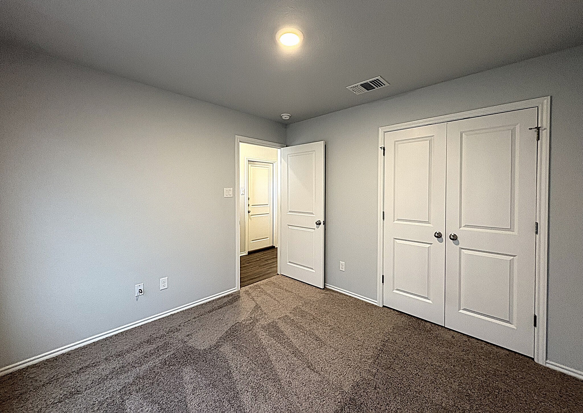 Building Photo - 1202 Lexington Dr