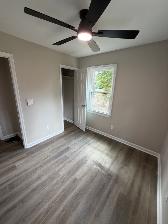 Building Photo - 524 Guill St