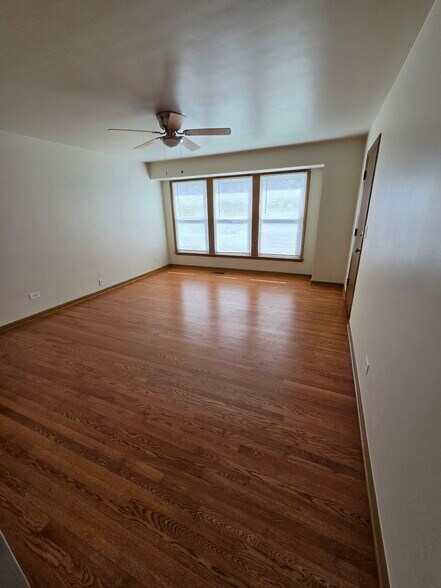 Building Photo - 9290 N Courtland Dr