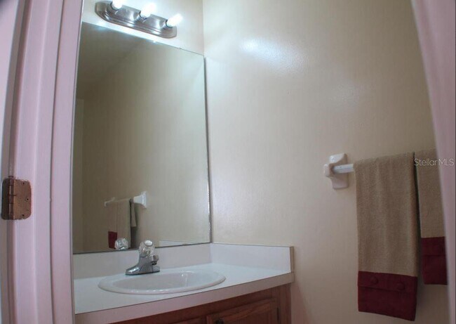 Building Photo - 5205 SW 97th Dr