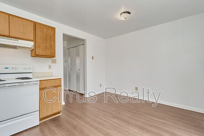 Building Photo - 2756 Peach St