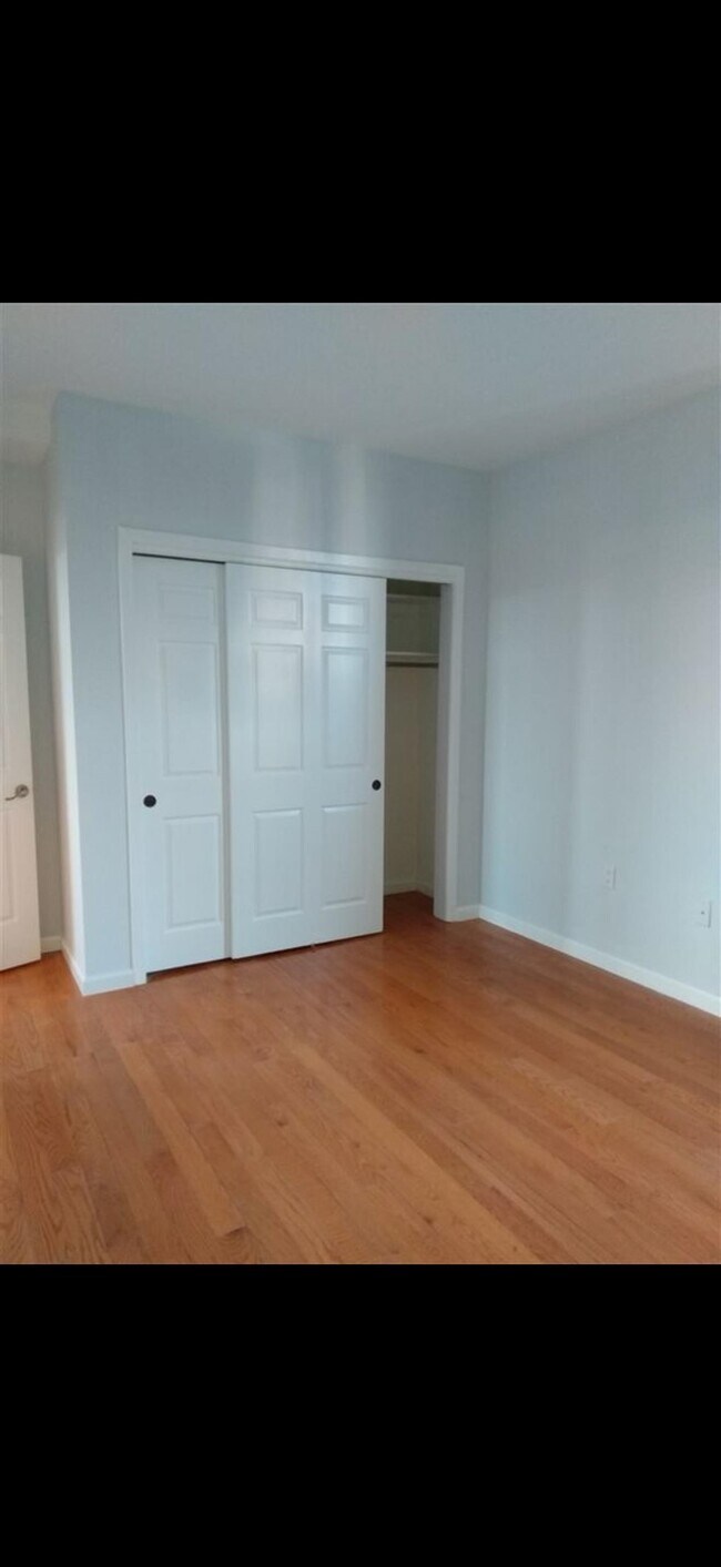 Building Photo - 44 Sherman Ave