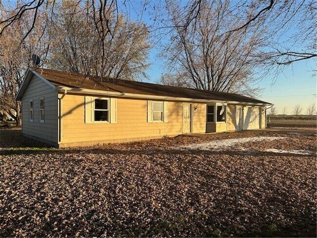 Building Photo - 205 NE 5th St