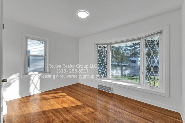 Building Photo - 4802 Niagara St