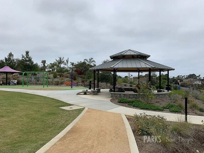 Building Photo - Spacious 3 Bed, 2 Bath Home in Encinitas