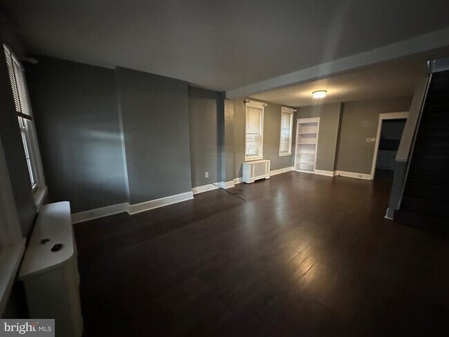 Primary Photo - 2349 Duncan St