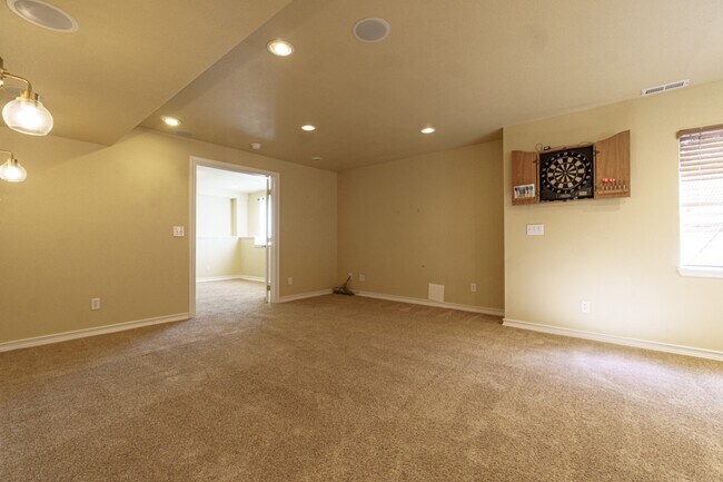 Building Photo - 9045 Aldersgate Ct