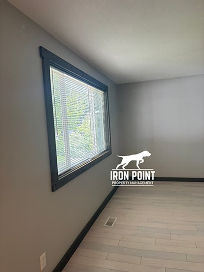 Building Photo - 3 Bed/1 Bath off Broadway near downtown Boise & BSU - Landscaping Included.
