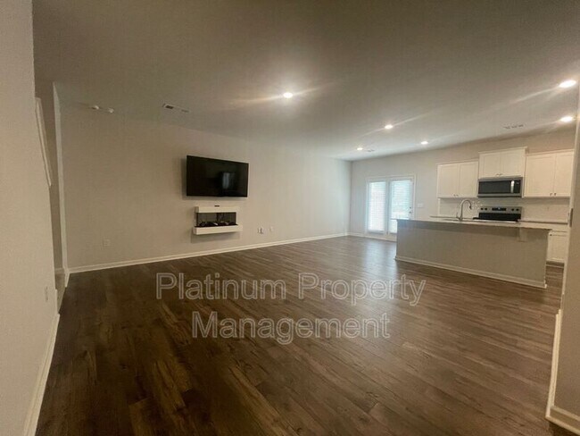 Building Photo - 551 Stoneybrook Dr