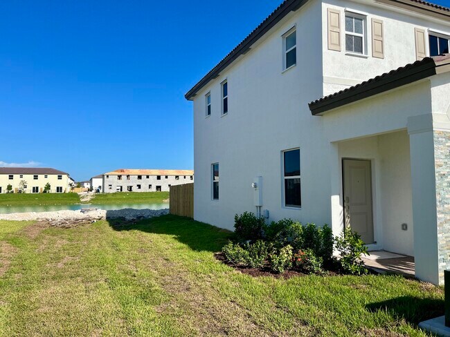 Building Photo - 2776 SE 26th Ave