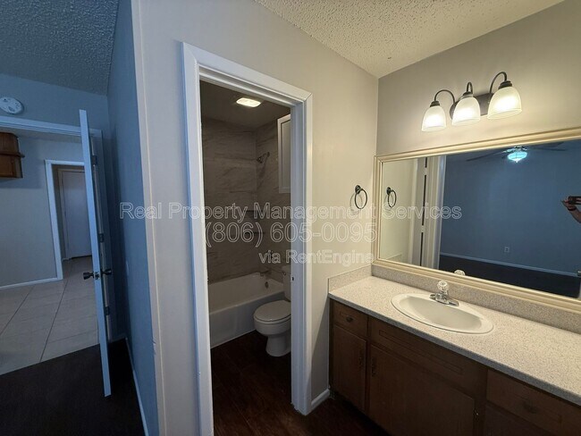 Building Photo - 5523 Fordham St