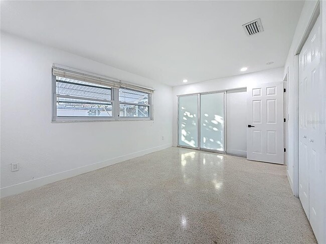 Building Photo - 2161 Edythe Dr