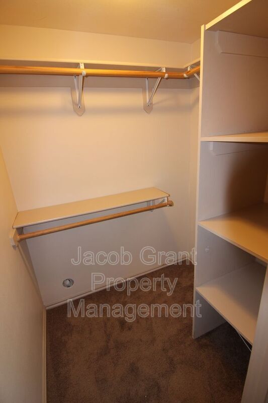 Building Photo - 4240 Willow Canyon Dr