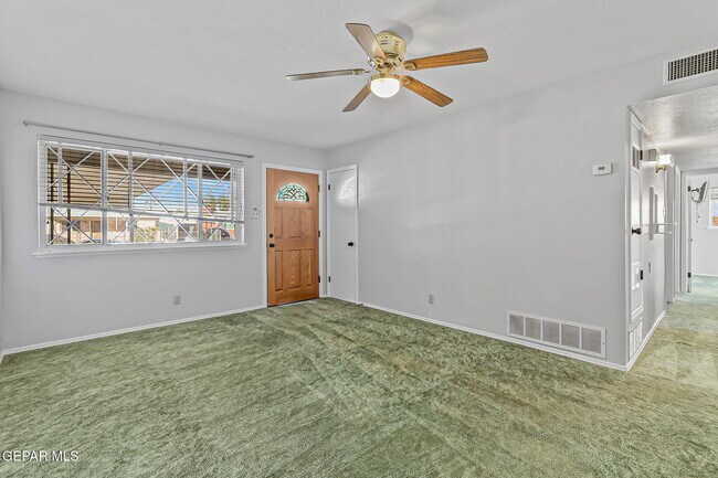 Building Photo - 5828 Sturgeon Dr