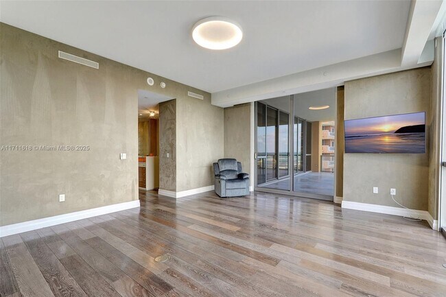 Building Photo - 17749 Collins Ave