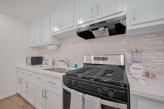 Building Photo - 6725 Avenue K