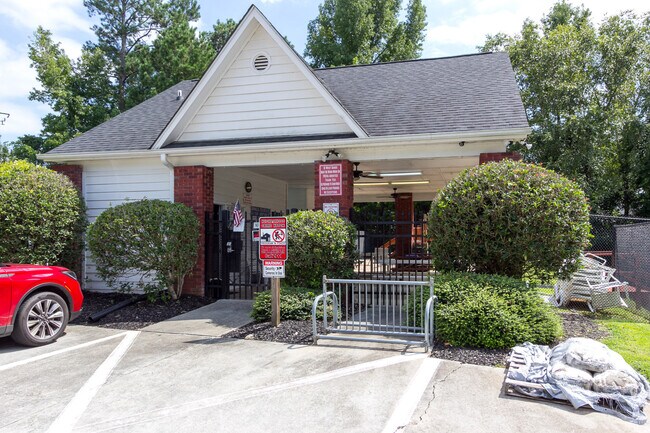 Building Photo - 5485 Forest Falls Dr