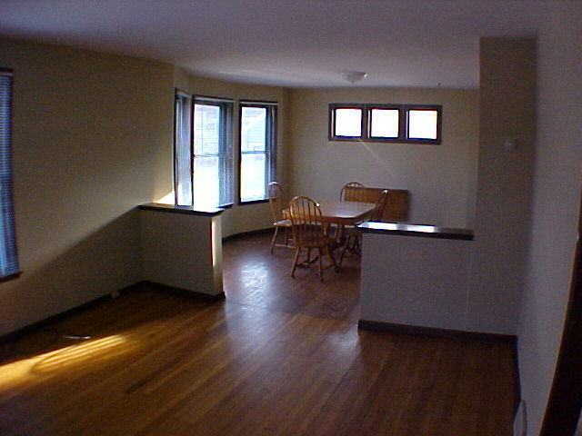 Building Photo - 557 S Ashley St