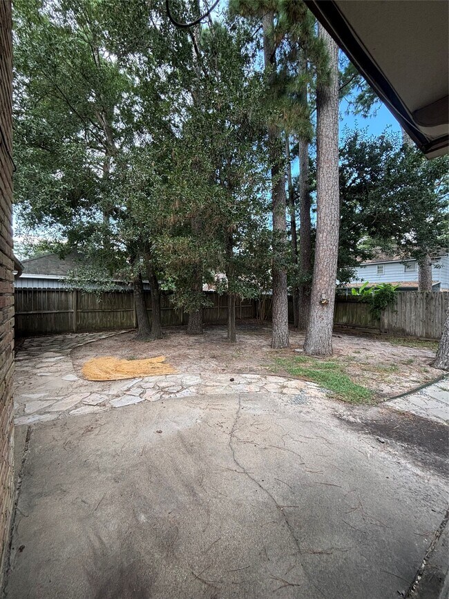 Building Photo - 15702 Oxenford Dr