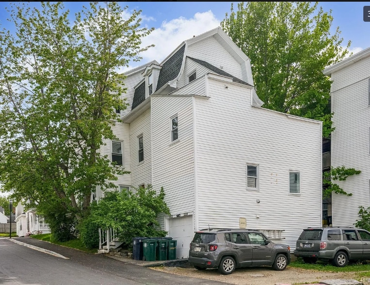 Building Photo - 87 Pool St